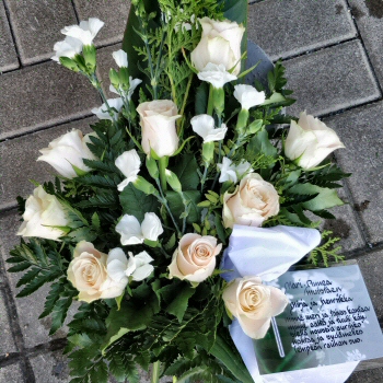 Kukka Ulvila Hautakimppu