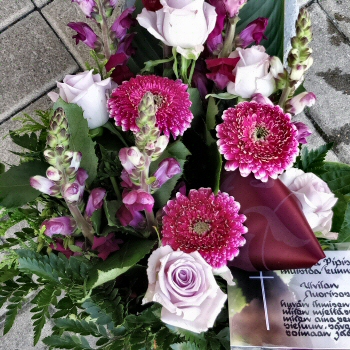 Kukka Ulvila Hautakimppu